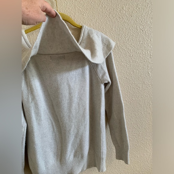 Banana Republic Ruffle Off The Shoulder Sweater Cream Gray Wool Cashmere 🌴 - Picture 9 of 10
